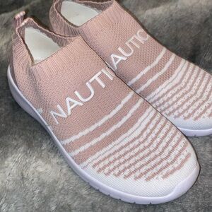 Womans nautica sneakers size 6
